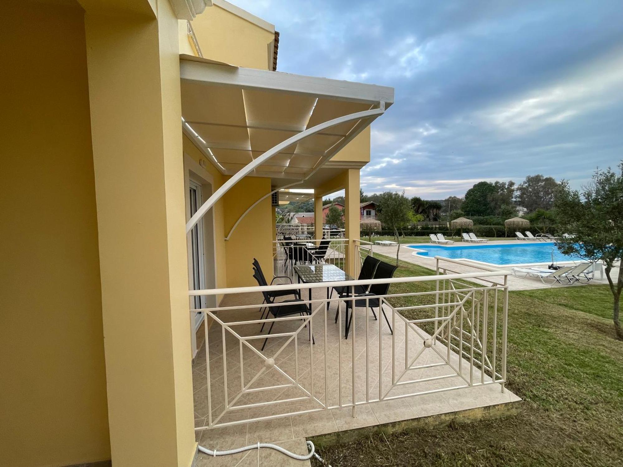 Appart hôtel Mythos Apts Rentit Agios Stefanos Avliotes (Corfu)
